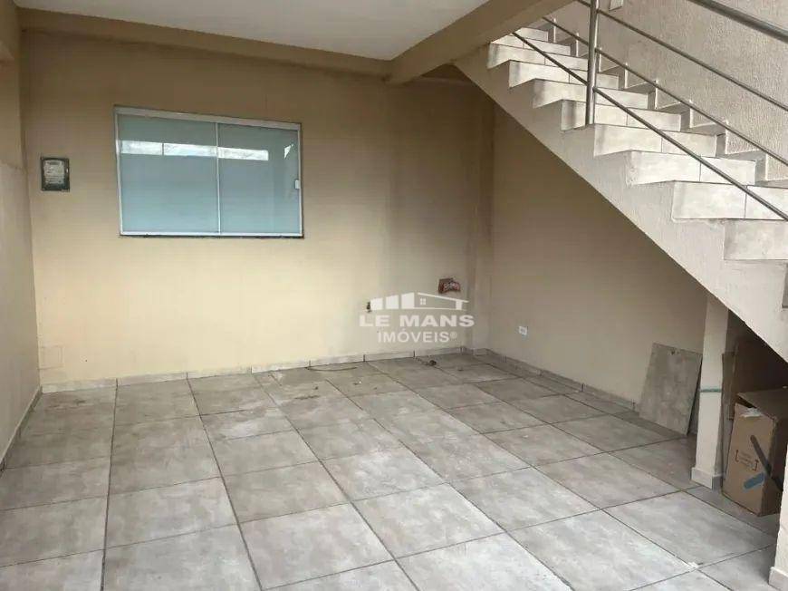 Casa para alugar com 3 quartos, 70m² - Foto 4