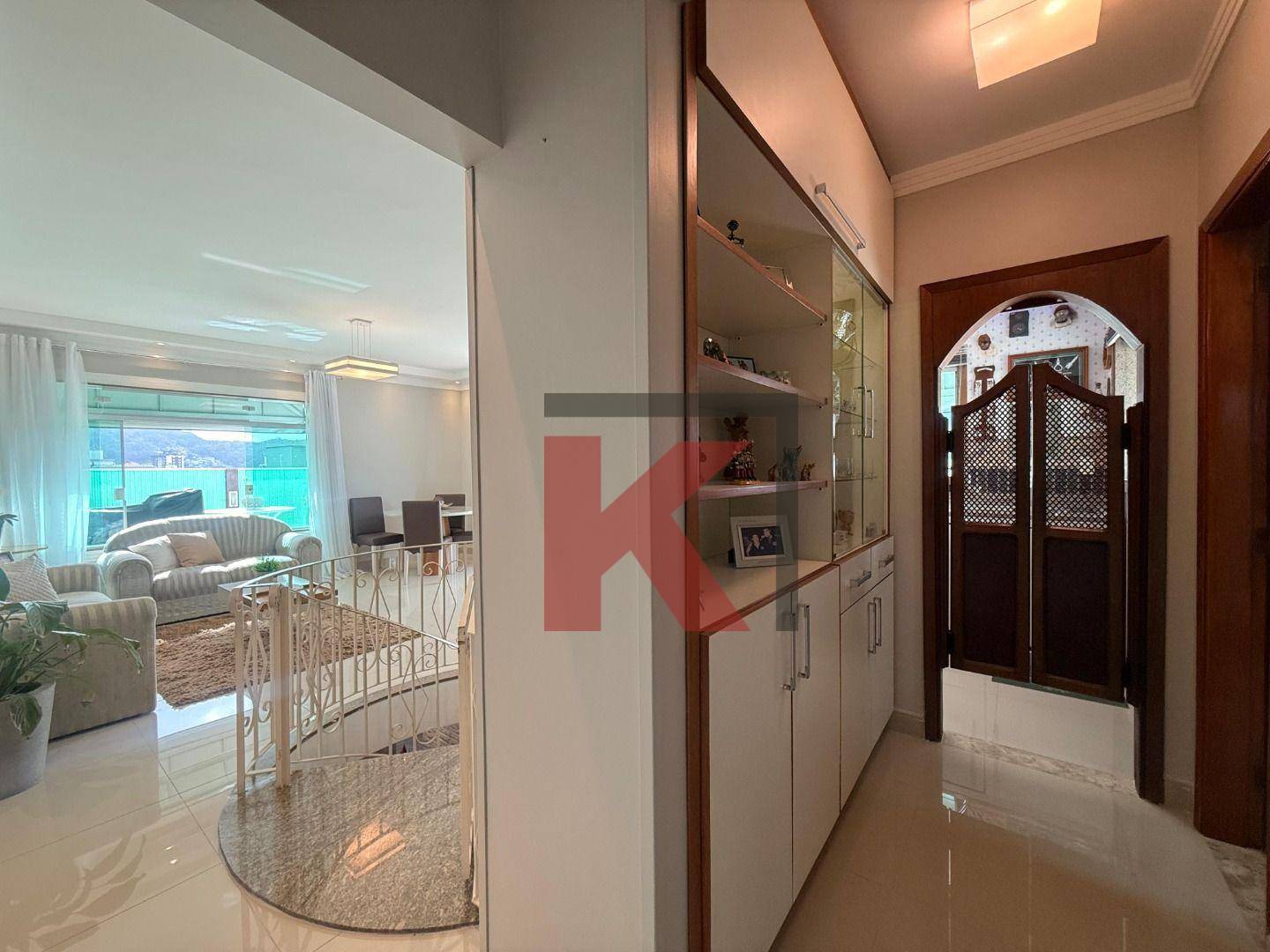 Cobertura, 3 quartos, 207 m² - Foto 4