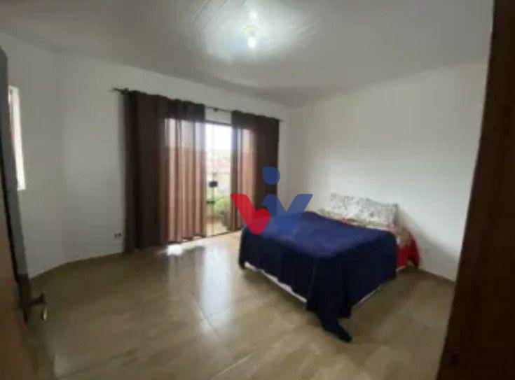 Casa à venda com 3 quartos, 200m² - Foto 11