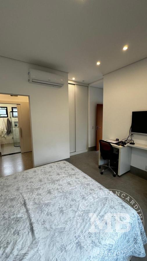 Casa de Condomínio para alugar com 3 quartos, 233m² - Foto 24