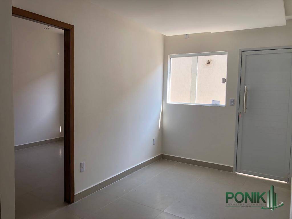 Casa à venda com 2 quartos, 45M2 - Foto 1