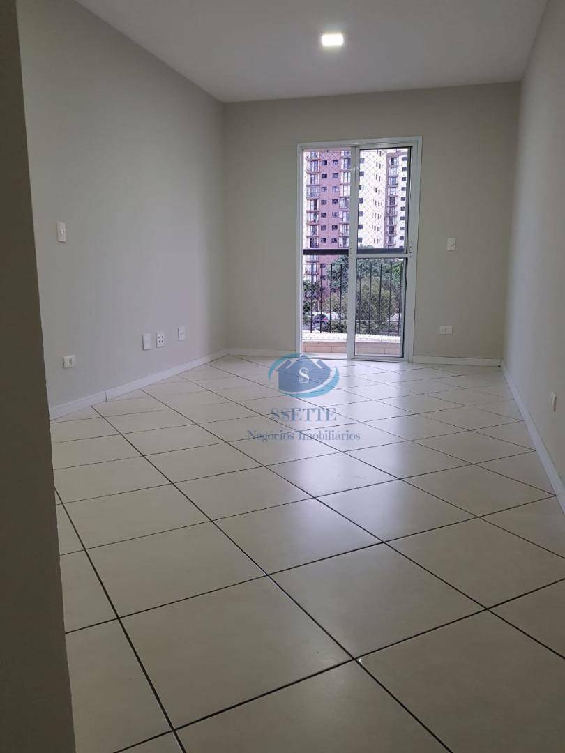 Apartamento à venda com 3 quartos, 66m² - Foto 2