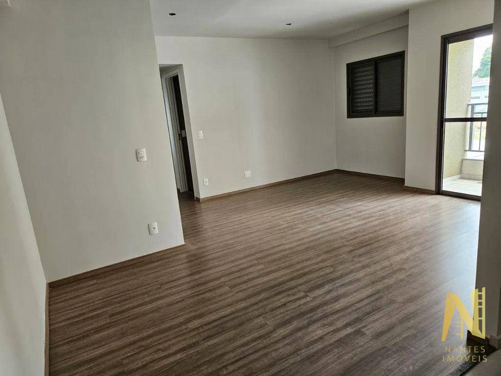 Apartamento à venda com 2 quartos, 64m² - Foto 3