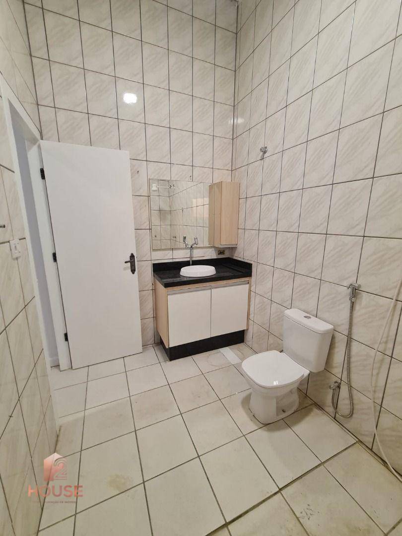 Casa à venda e aluguel com 3 quartos, 250m² - Foto 14