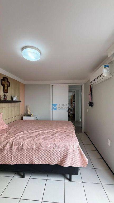 Apartamento à venda com 3 quartos, 106m² - Foto 2