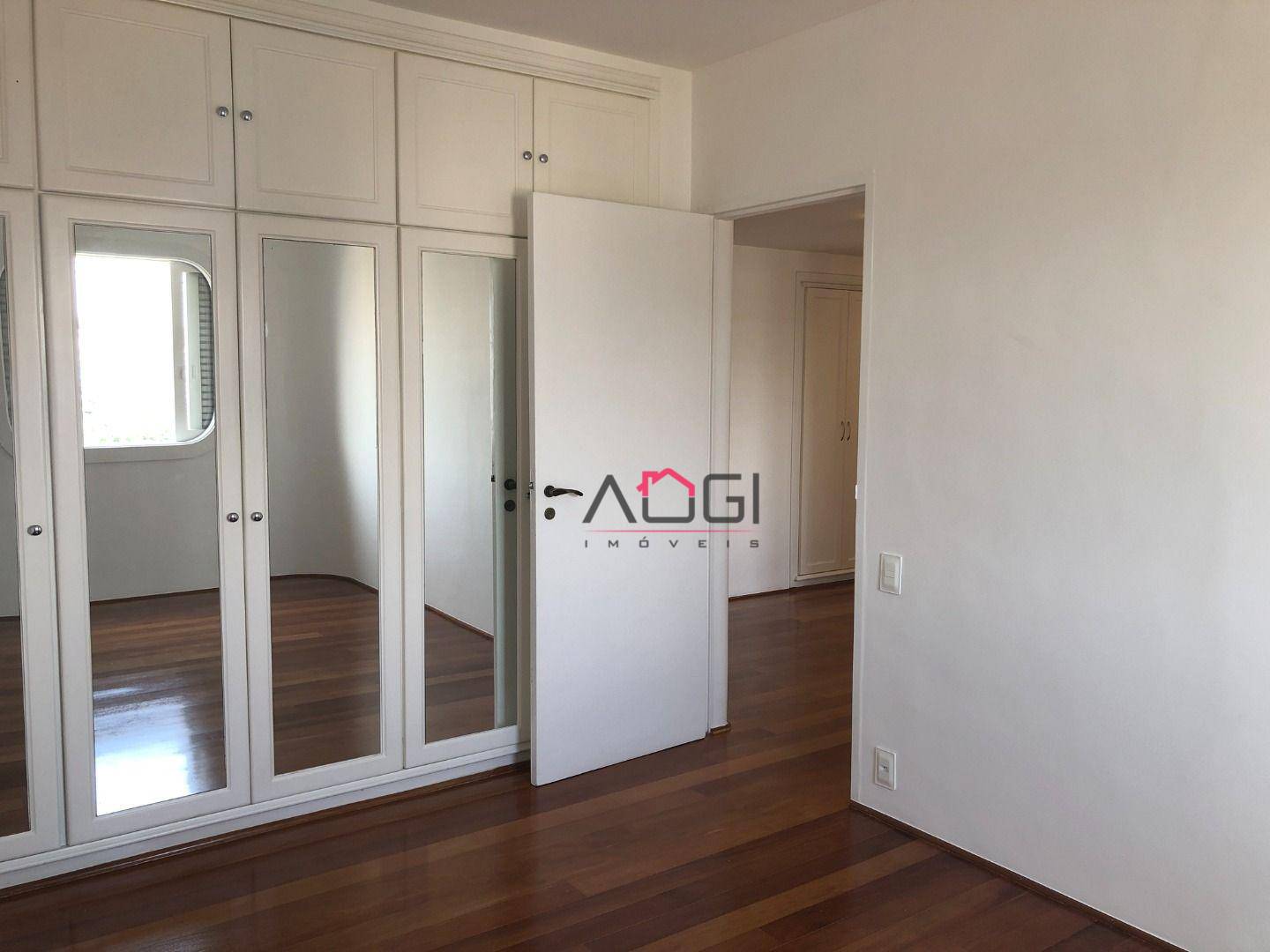 Apartamento à venda com 3 quartos, 210m² - Foto 24