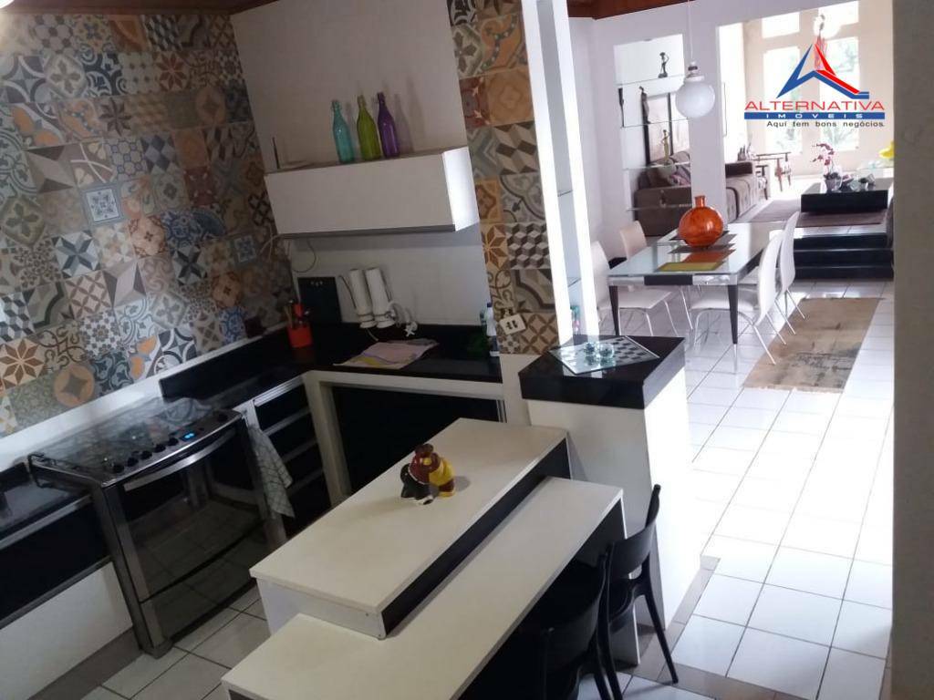 Casa à venda com 3 quartos, 300m² - Foto 13