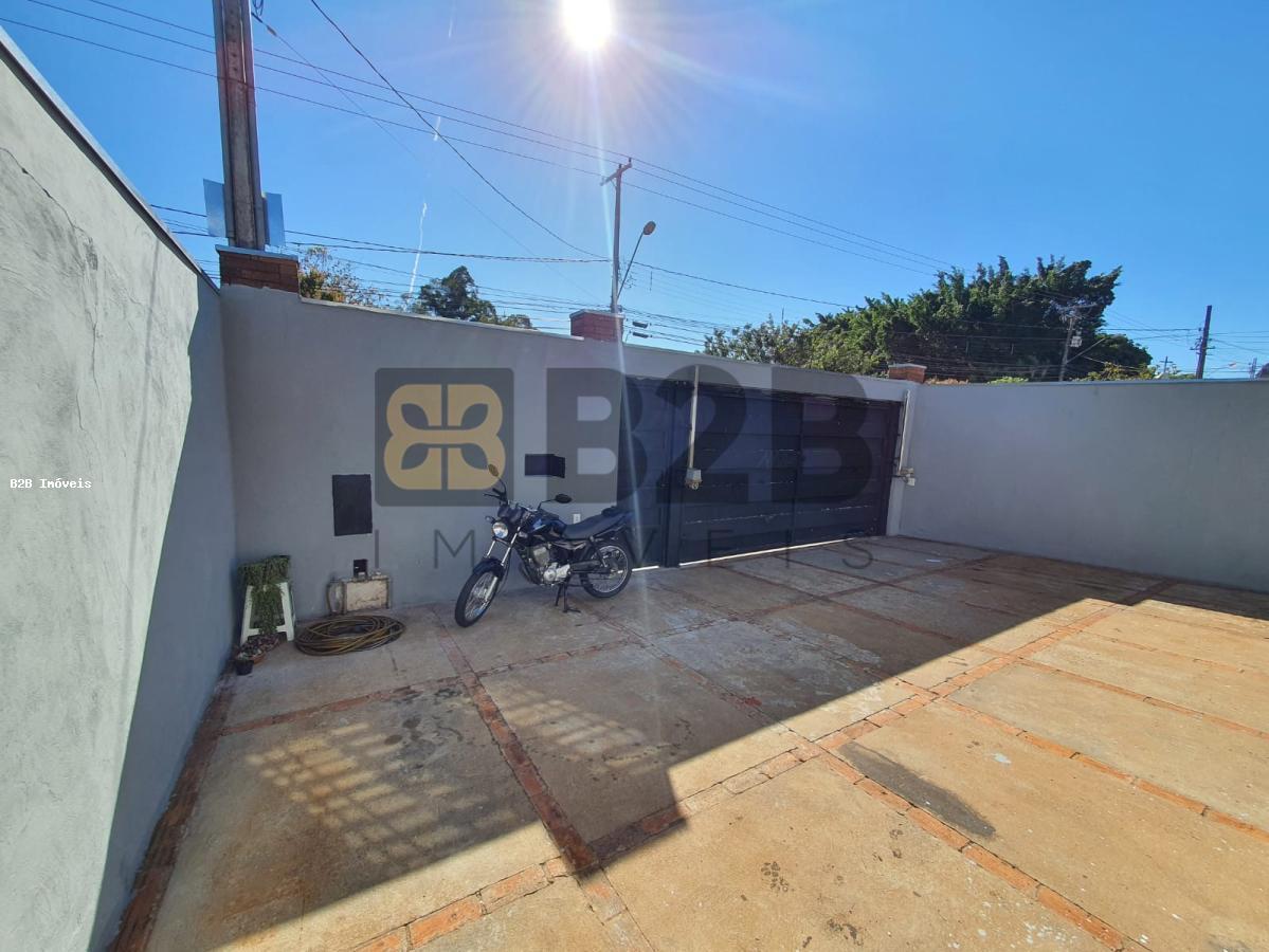 Casa à venda com 5 quartos, 158m² - Foto 3