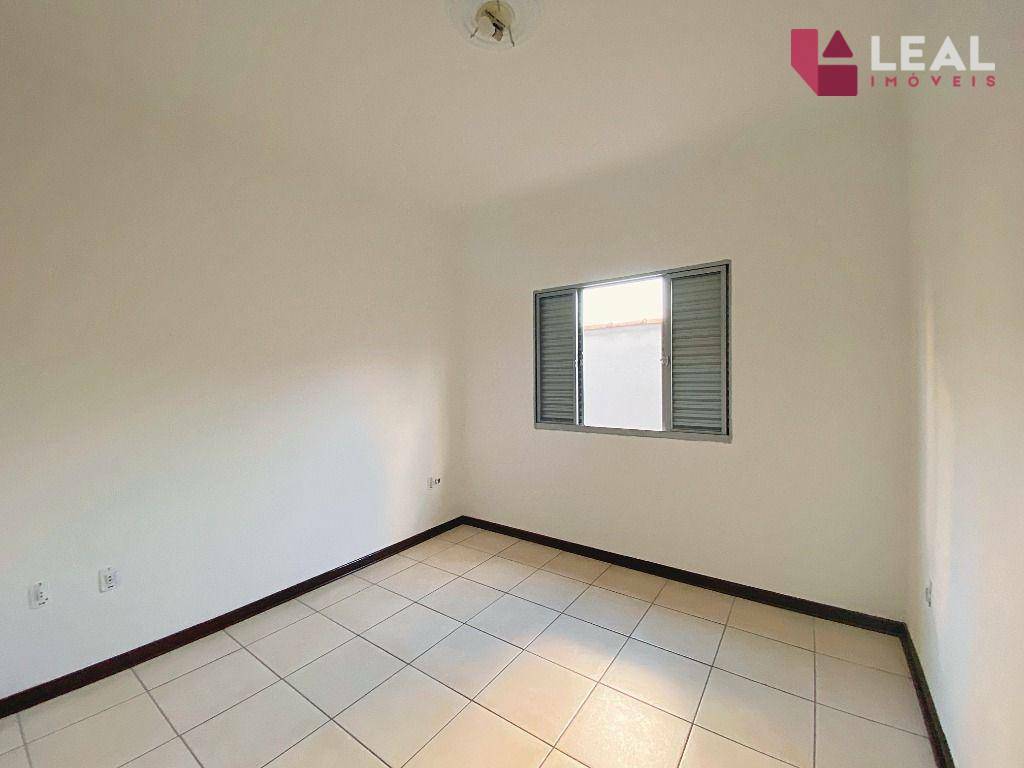 Casa à venda com 3 quartos, 119m² - Foto 9