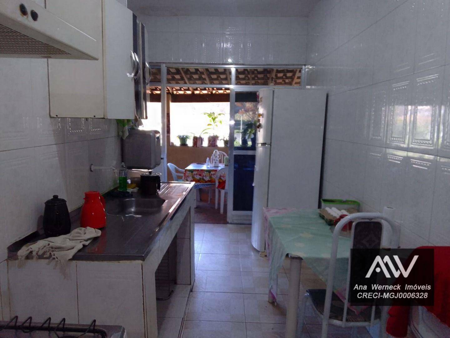 Casa à venda com 6 quartos, 200m² - Foto 15