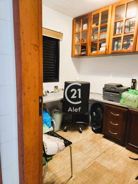 Apartamento à venda com 3 quartos, 246m² - Foto 12