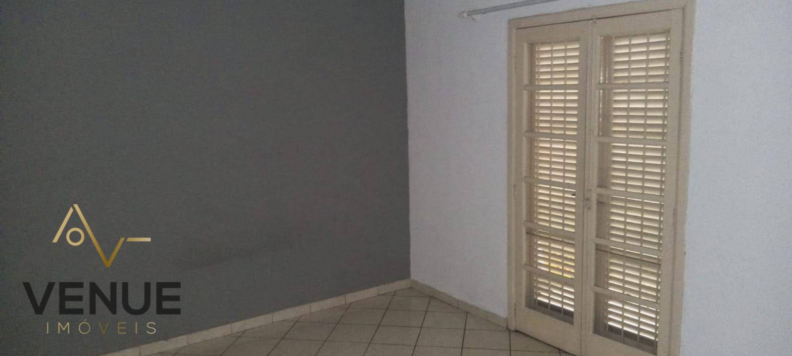 Sobrado à venda com 4 quartos, 90m² - Foto 1