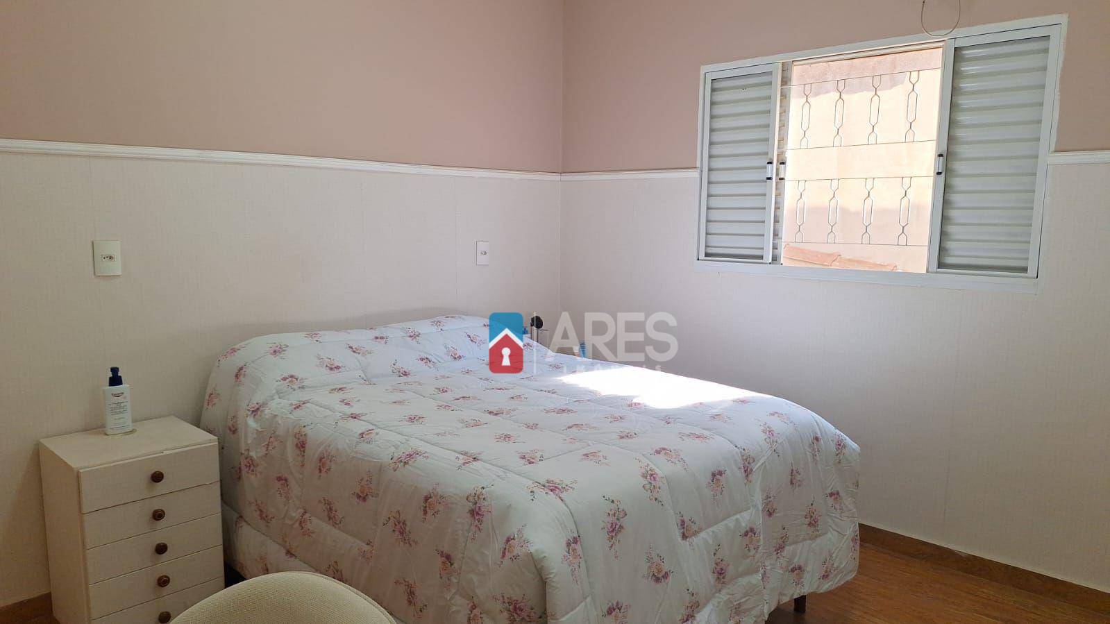 Casa à venda com 4 quartos, 220m² - Foto 25