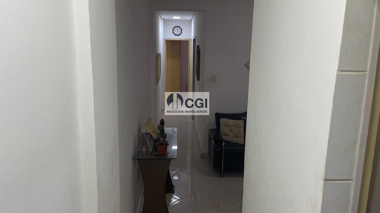 Apartamento à venda com 2 quartos, 70m² - Foto 2