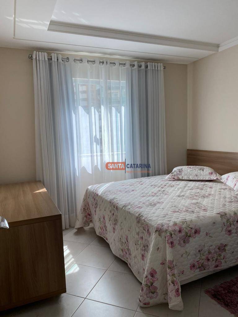 Apartamento à venda com 3 quartos, 161m² - Foto 23