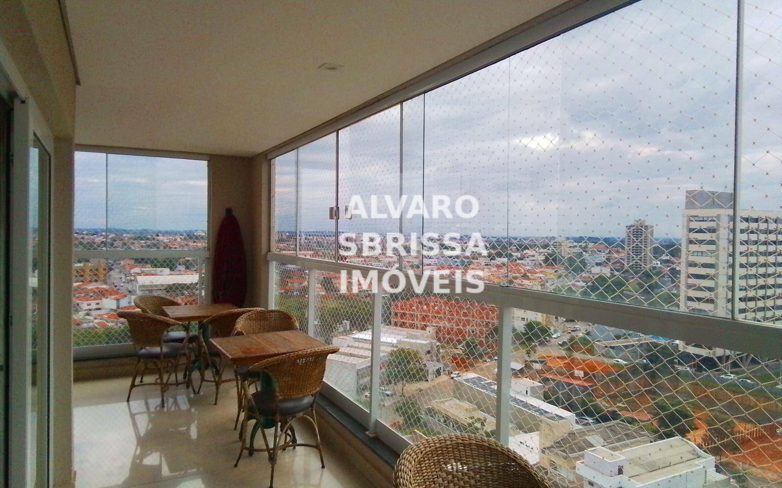 Apartamento à venda com 3 quartos, 170m² - Foto 1