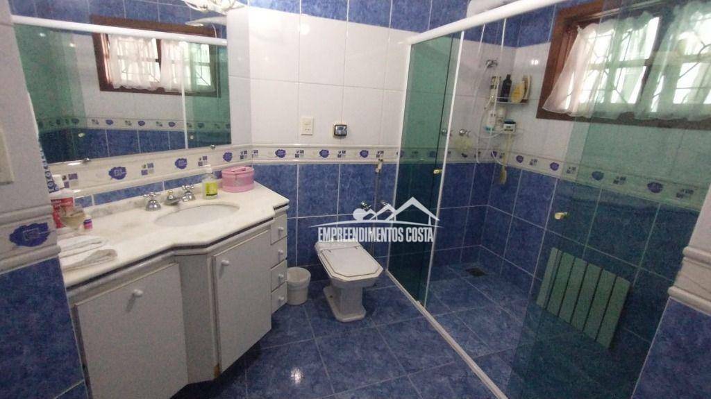 Casa de Condomínio à venda e aluguel com 5 quartos, 330m² - Foto 40