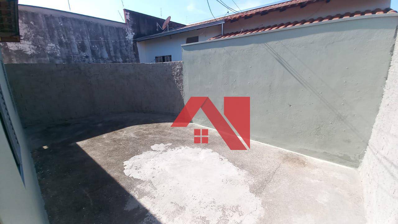 Casa para alugar com 2 quartos, 50m² - Foto 11
