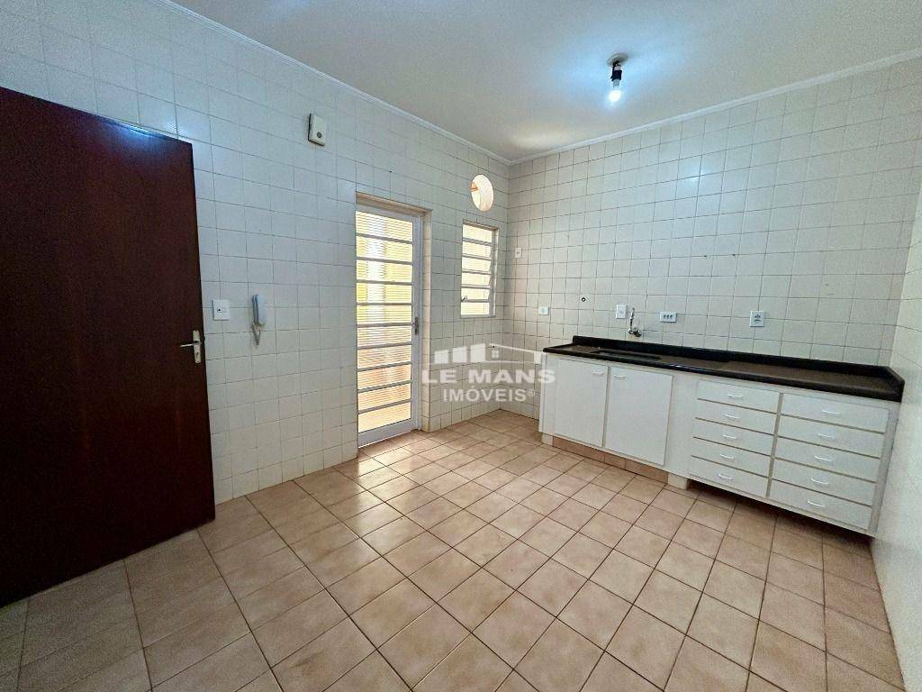 Apartamento à venda com 3 quartos, 130m² - Foto 6