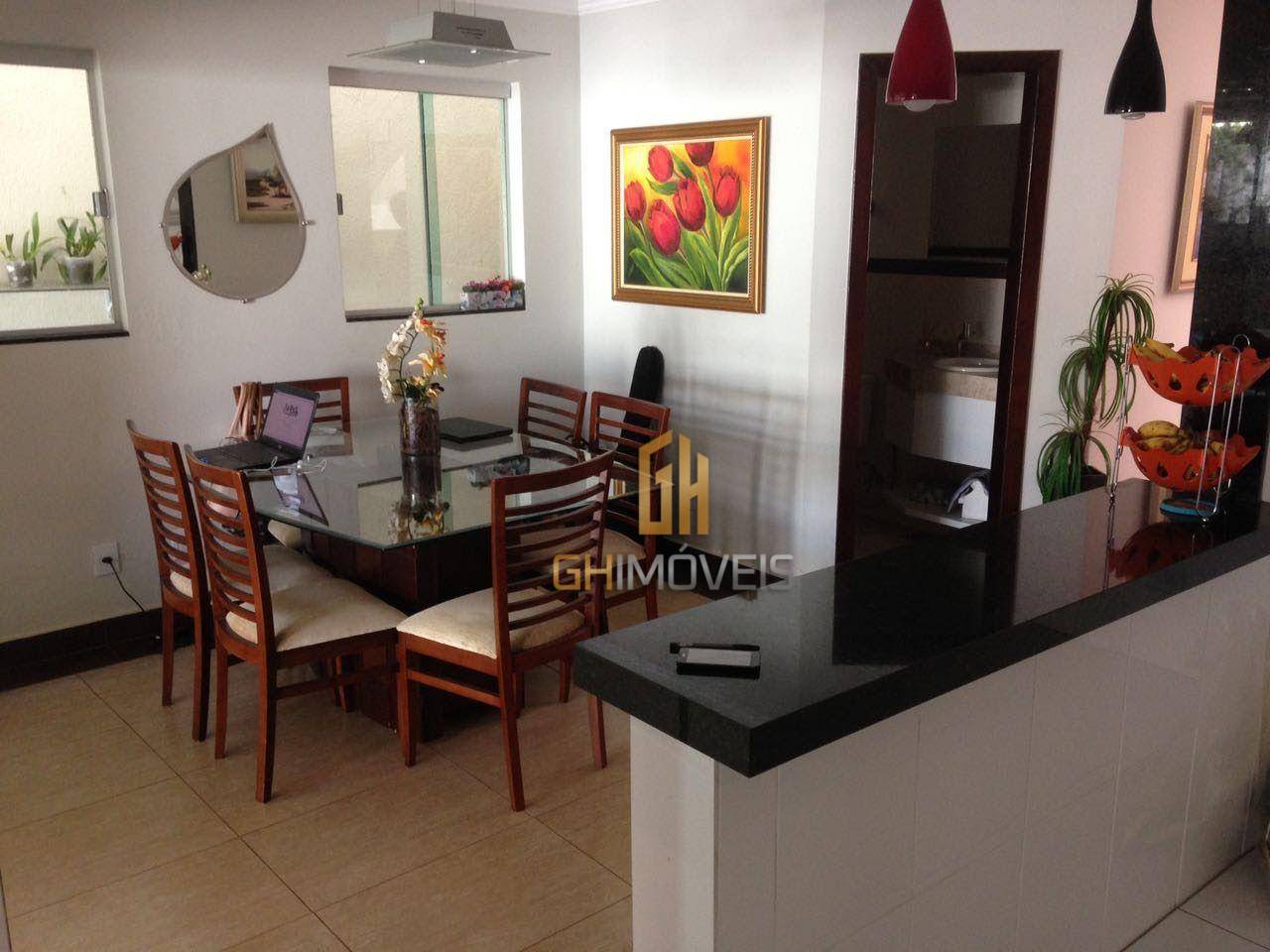 Sobrado à venda com 4 quartos, 210m² - Foto 3