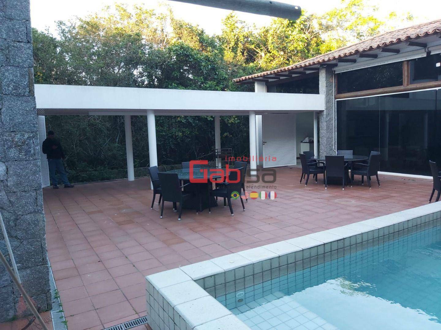 Casa de Condomínio à venda com 3 quartos, 340m² - Foto 1