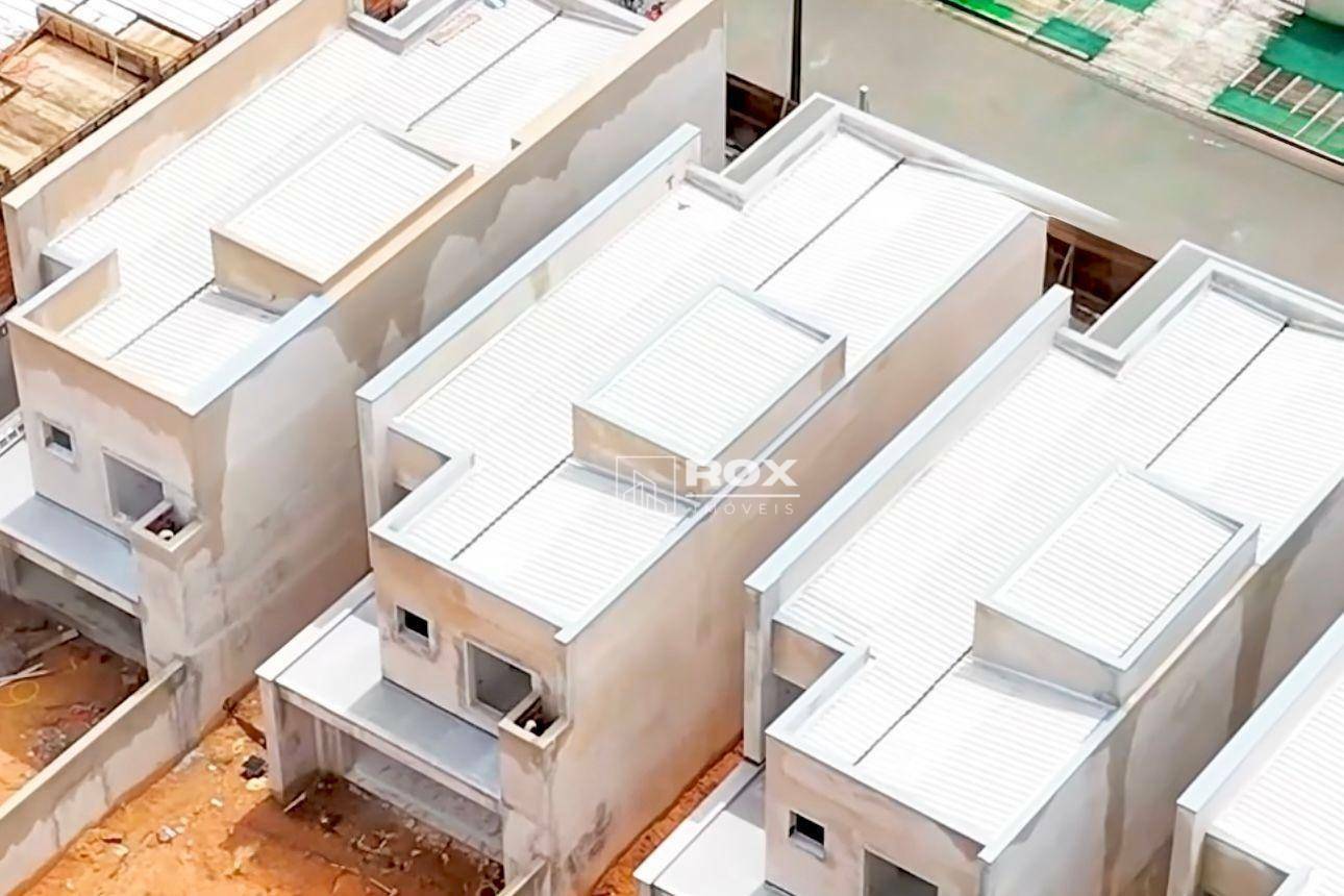 Casa de Condomínio à venda com 3 quartos, 245m² - Foto 3