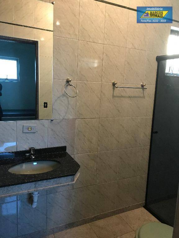 Casa à venda com 5 quartos, 330m² - Foto 30