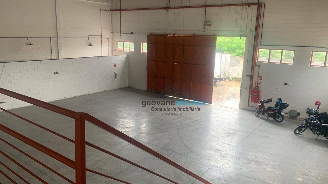 Depósito-Galpão-Armazém para alugar, 400m² - Foto 1