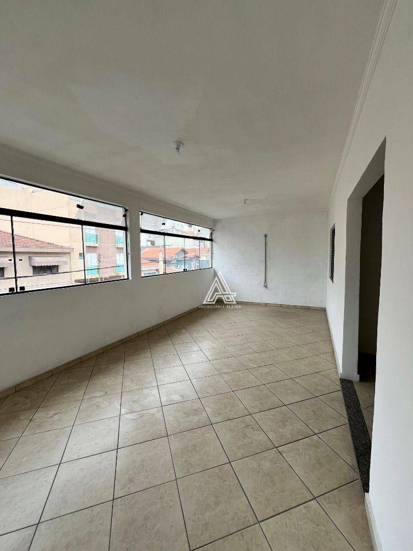 Casa para alugar com 6 quartos, 200m² - Foto 12