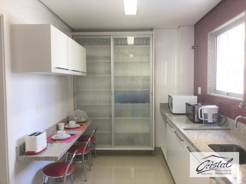 Apartamento à venda com 3 quartos, 180m² - Foto 22