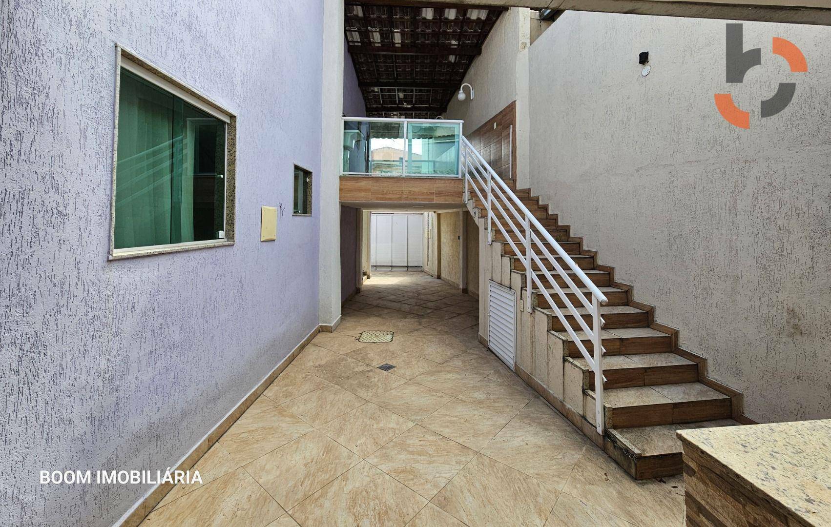 Casa à venda com 5 quartos, 218m² - Foto 4