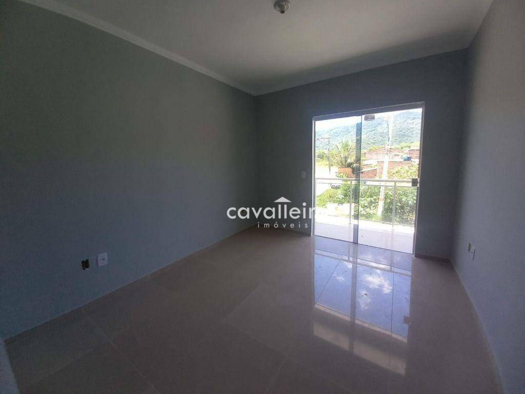 Casa à venda com 2 quartos, 68m² - Foto 7