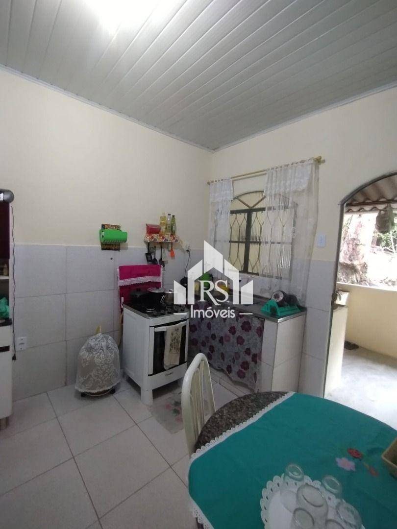 Casa à venda com 3 quartos, 60m² - Foto 11