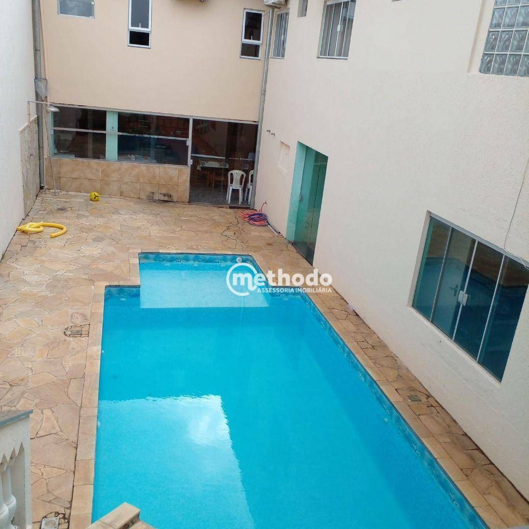 Casa à venda com 3 quartos, 221m² - Foto 2