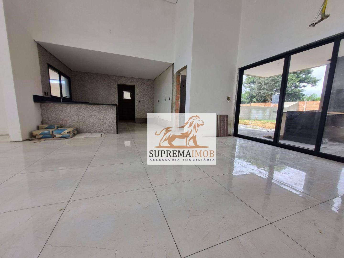 Casa de Condomínio à venda com 3 quartos, 220m² - Foto 2