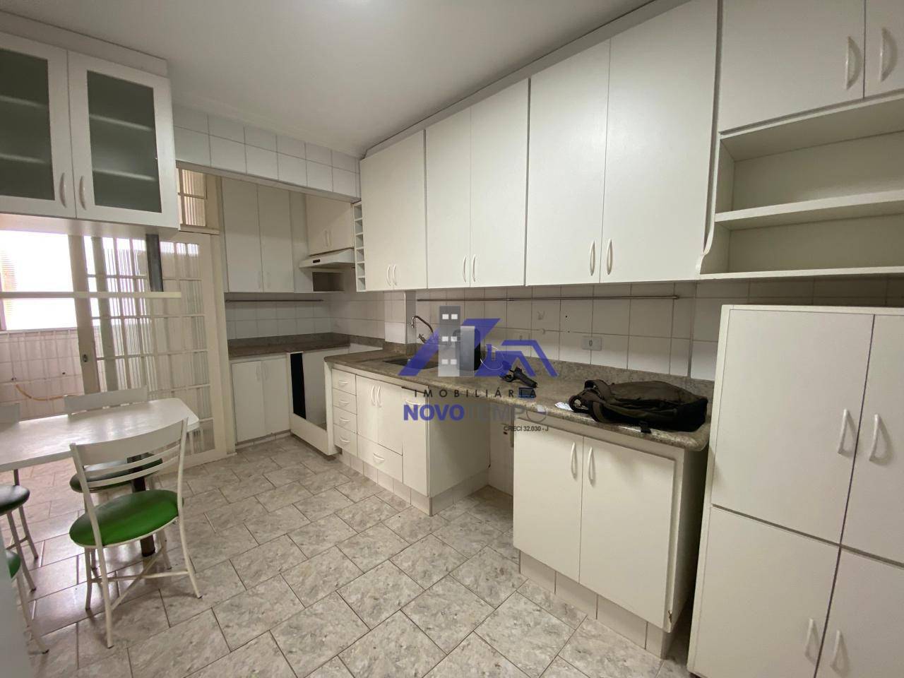 Apartamento à venda com 2 quartos, 95m² - Foto 3