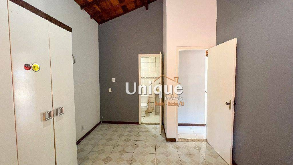 Casa à venda com 4 quartos, 211m² - Foto 9