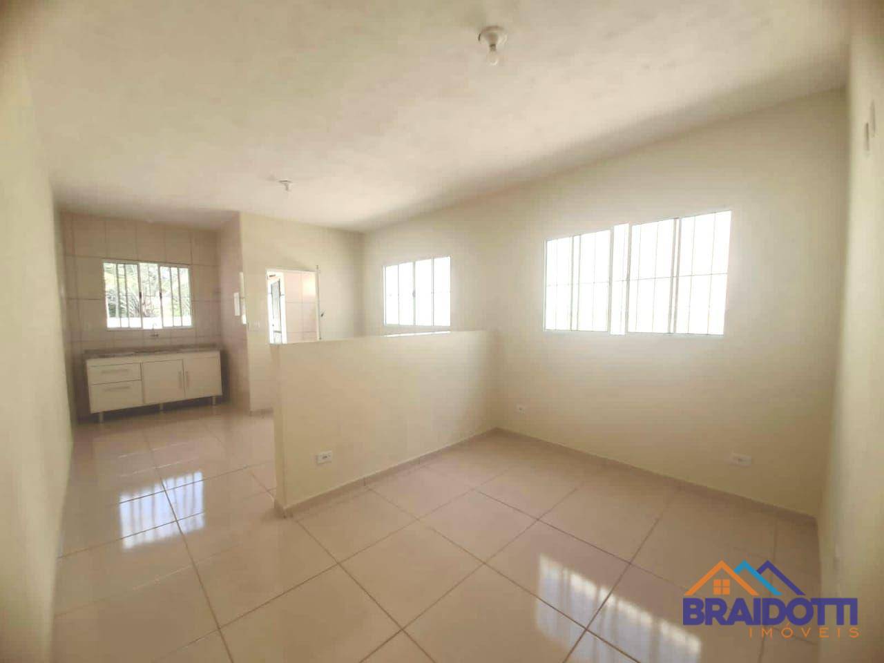 Casa à venda com 3 quartos, 187m² - Foto 1