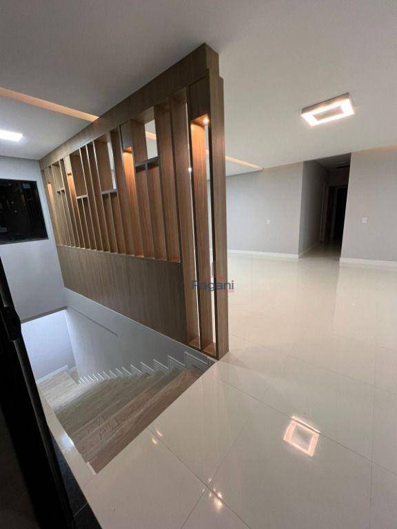 Casa à venda com 4 quartos, 310m² - Foto 5