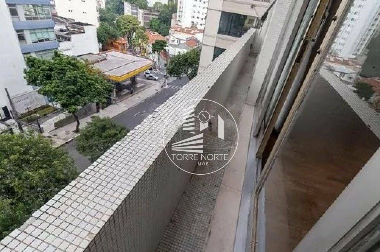 Apartamento para alugar com 4 quartos, 300m² - Foto 11