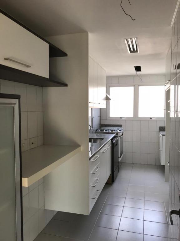 Apartamento à venda com 3 quartos, 125m² - Foto 7