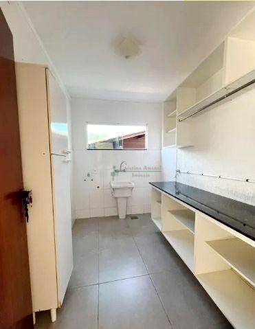 Casa à venda com 3 quartos, 220m² - Foto 14