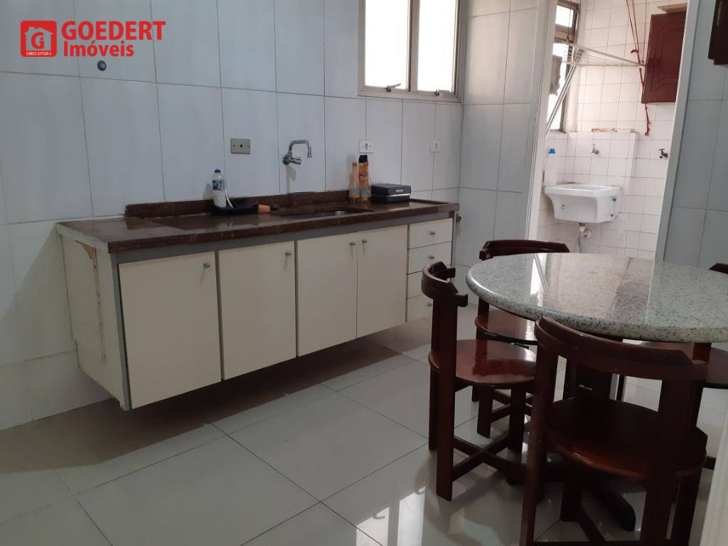 Apartamento à venda com 2 quartos, 68m² - Foto 10