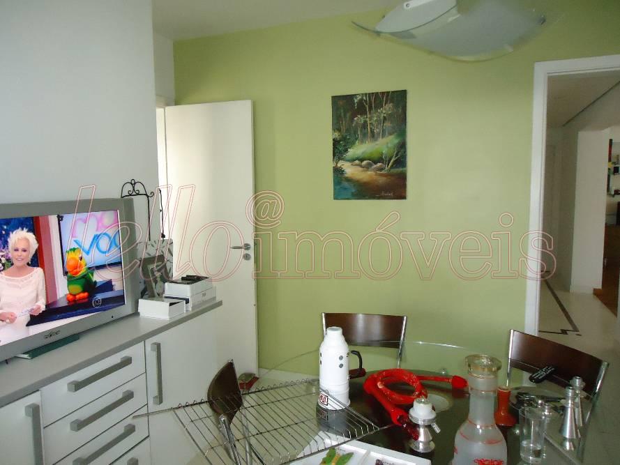 Apartamento para alugar com 3 quartos, 240m² - Foto 8