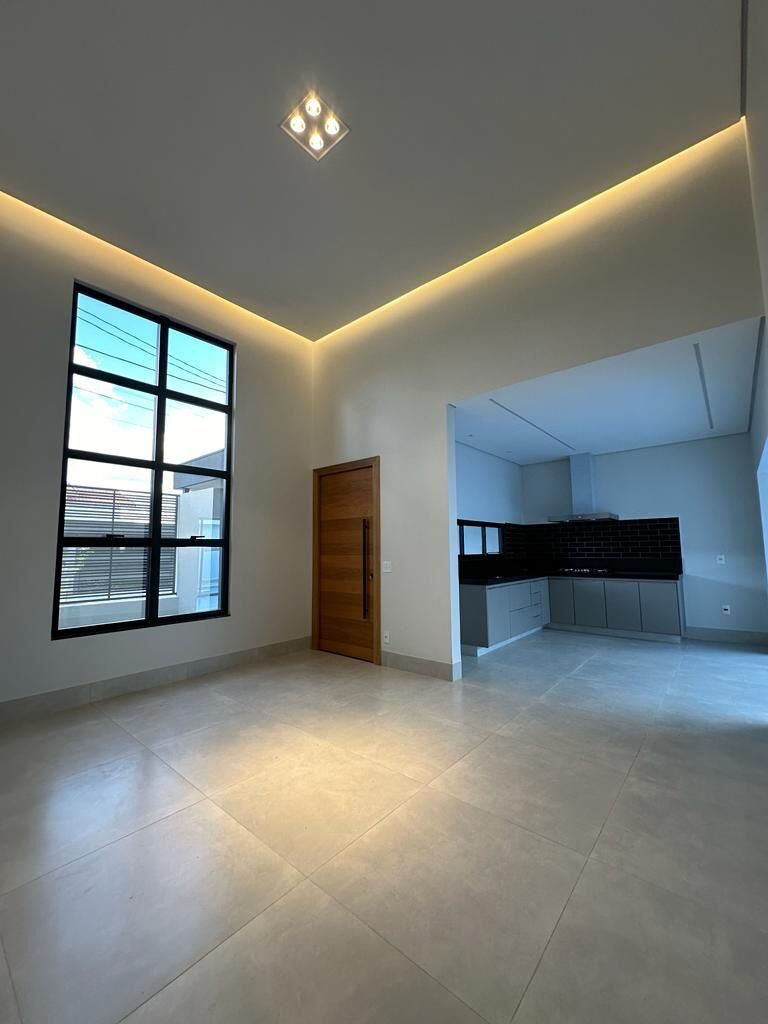 Casa à venda com 3 quartos, 190m² - Foto 2