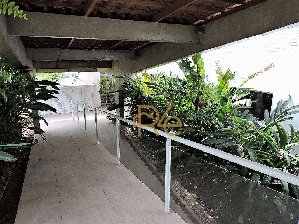 Casa de Condomínio à venda com 5 quartos, 750m² - Foto 2