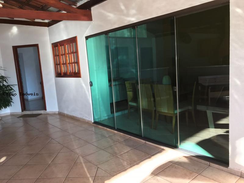 Casa à venda com 2 quartos, 300m² - Foto 4