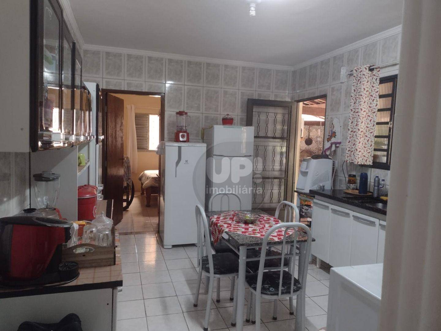 Casa à venda com 2 quartos, 67m² - Foto 4