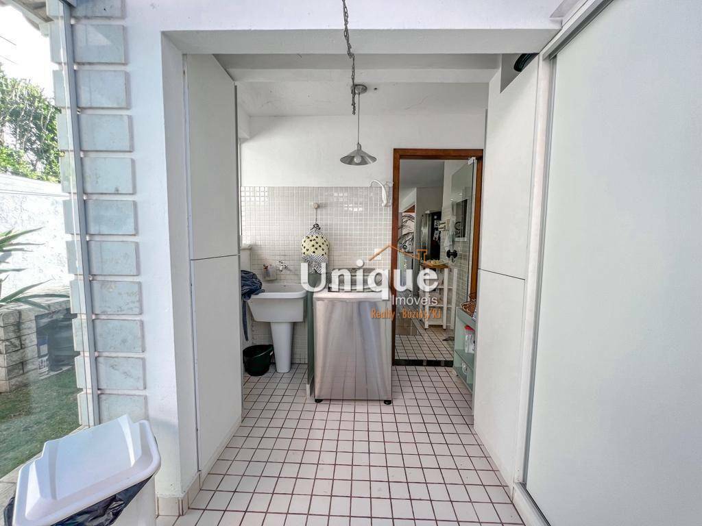 Casa de Condomínio à venda com 4 quartos, 220m² - Foto 29