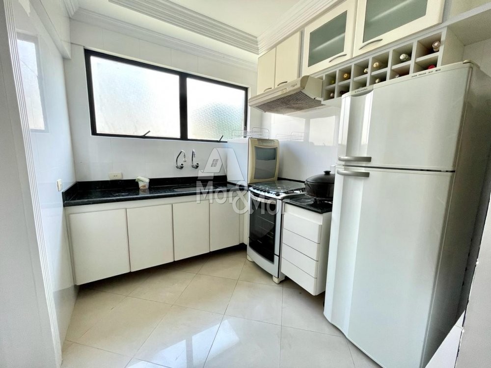 Apartamento à venda com 3 quartos, 180m² - Foto 9